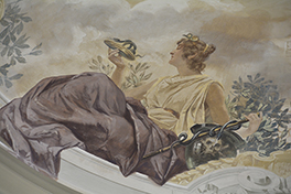 Hauptgebäude/Deckenmalerei/Frau mit Schlange