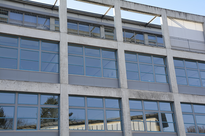 Engehaldeareal/Gebäude/Aussenansicht/Fenster/BWL und Wirtschaftsinformatik