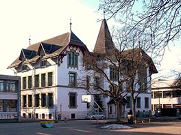 Muesmatt/ganzes Gebäude/Aussenansicht/seitliche Ansicht