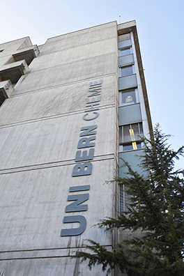 Bühlplatzareal/Chemie Gebäude/Aussenansicht/Chemie Schriftzug an Gebäudewand/von unten nach oben