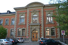 Bühlplatzareal/Physiologisches Institut/Aussensicht/Haupteingang/Parkplatz