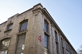 VonRoll/Gebäude/Aussenansicht/Hörraumgebäude/Nummer 4