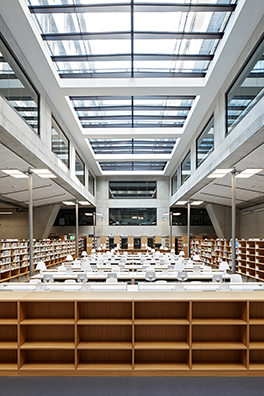 VonRoll/Bibliothek/Innenansicht/leerer Lesesaal/Ablage Fächer