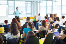 Studium/Hörsaal/Referent/Studenten hören zu