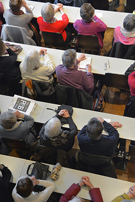 Anlass/Seniorenuni/Hörsaal Aula/Publikum von oben
