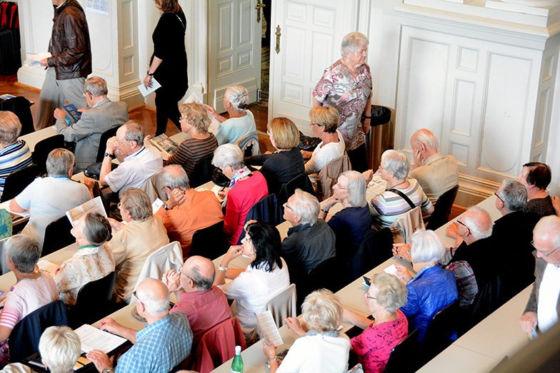 Anlass/Seniorenuni/Hörsaal Aula/Publikum von oben